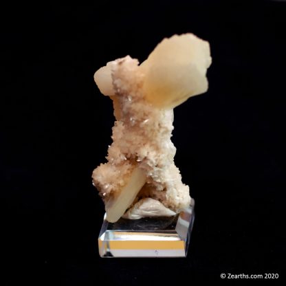 Stilbite Bowtie on Heulandite