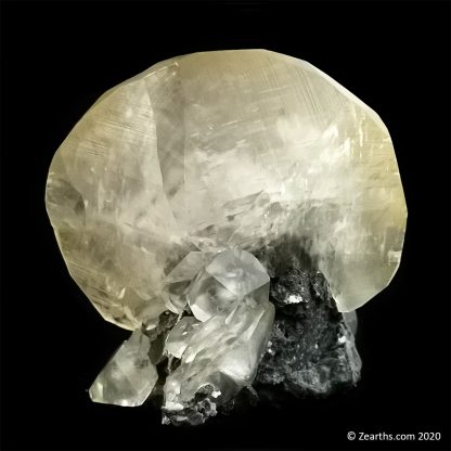 Flattened Rhombohedral Calcite from Xianghualing Mine