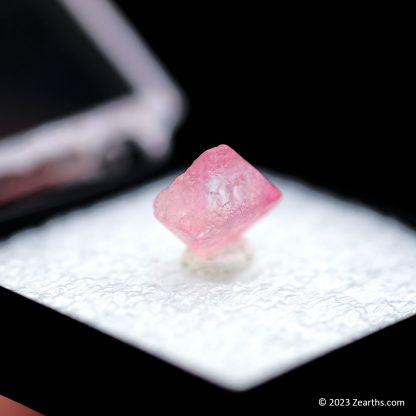 Gemmy Pink Padparadscha Spinel Octahedron Crystal from Mogok, Myanmar