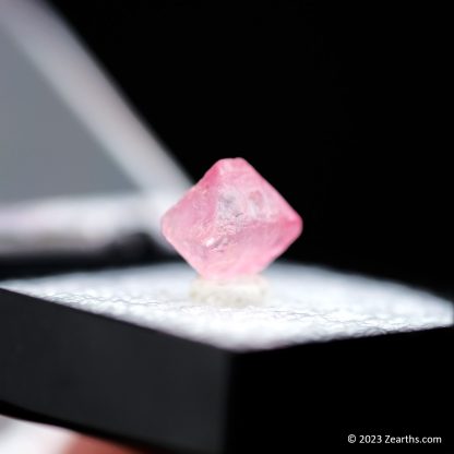 Gemmy Pink Padparadscha Spinel Octahedron Crystal from Mogok, Myanmar