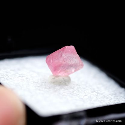 Gemmy Pink Padparadscha Spinel Octahedron Crystal from Mogok, Myanmar