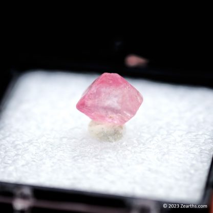 Gemmy Pink Padparadscha Spinel Octahedron Crystal from Mogok, Myanmar